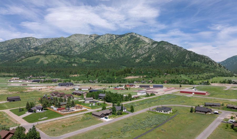 216 COLUMBINE St, Alpine, WY 83128 - 4 Beds, 3 Bath