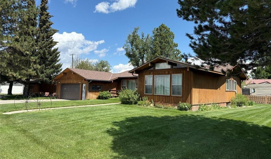 515 Stock St, Big Timber, MT 59011 - 3 Beds, 2 Bath