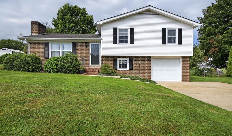 16394 Middlewood Dr, Abingdon, VA 24210 - 3 Beds, 2 Bath