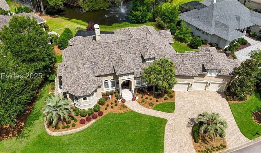 21 Caravelle Ln, Bluffton, SC 29909 - 4 Beds, 5 Bath