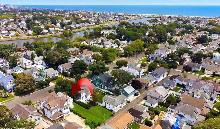 423 Woodland Ave, Avon By The Sea, NJ 07717 - 3 Beds, 1 Bath