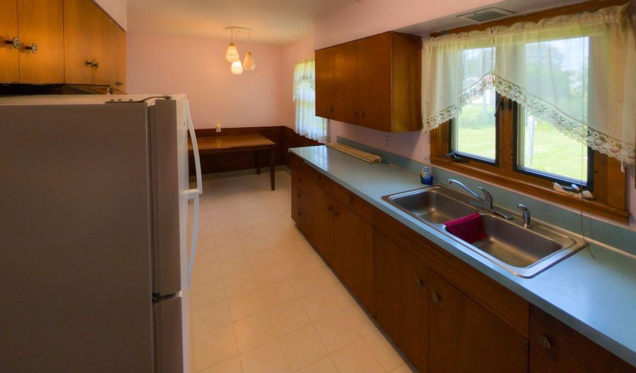 2214 Milo Ave, Albert Lea, MN 56007 - 3 Beds, 1 Bath