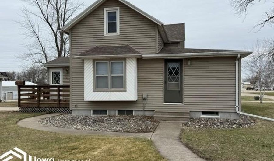 1317 E Commercial St, Algona, IA 50511 - 4 Beds, 3 Bath