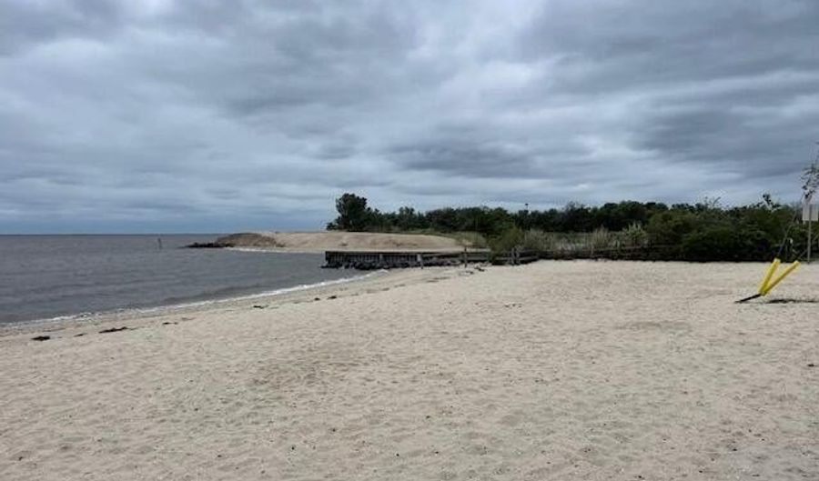 32 Toppinglift Dr, Bayville, NJ 08721 - 4 Beds, 2 Bath