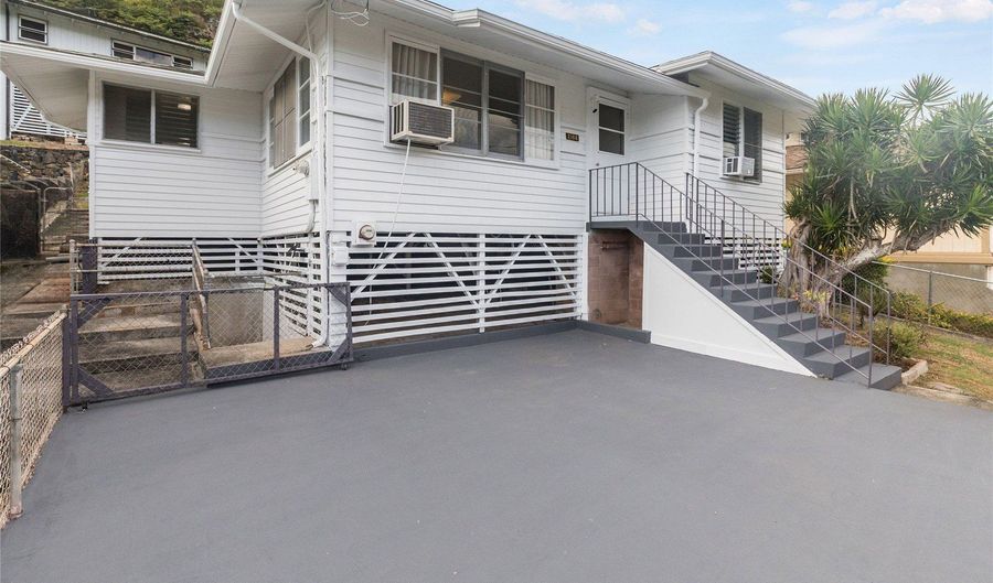 2166 Palolo Ave, Honolulu, HI 96816 - 4 Beds, 2 Bath