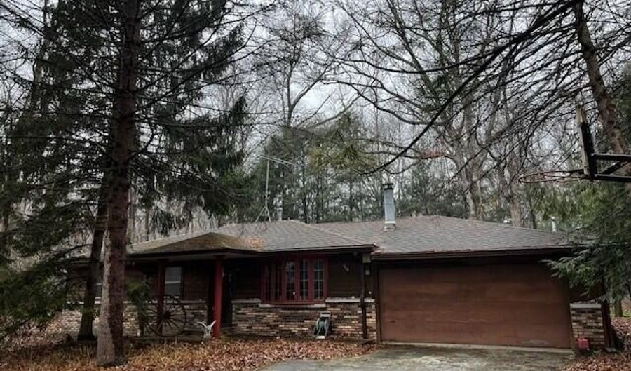 514 E Bellevue Ave, Beverly Shores, IN 46301 - 3 Beds, 2 Bath