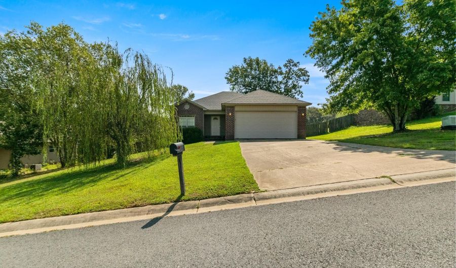 137 Weathering Dr Dr, Austin, AR 72007 - 3 Beds, 2 Bath