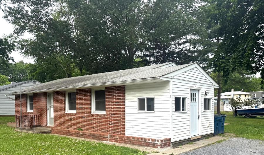 8 EAST St, Camden, DE 19934 - 3 Beds, 1 Bath