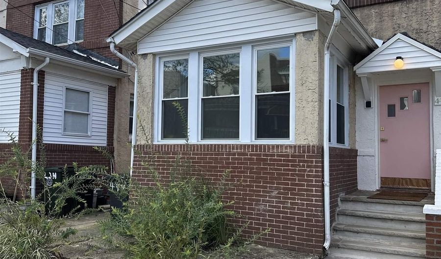 44 N Raleigh, Atlantic City, NJ 08401 - 3 Beds, 2 Bath