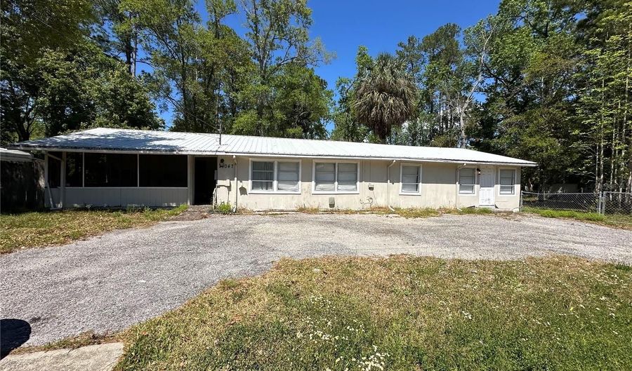 24047 ERMINE Rd, Astor, FL 32102 - 4 Beds, 1 Bath