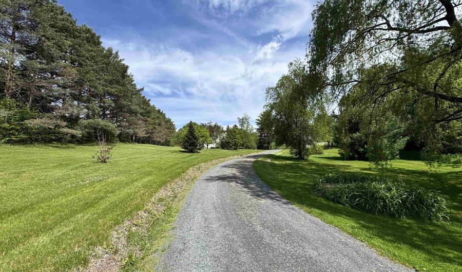 144 Lake Morey Rd, Bradford, VT 05033 - 3 Beds, 1 Bath
