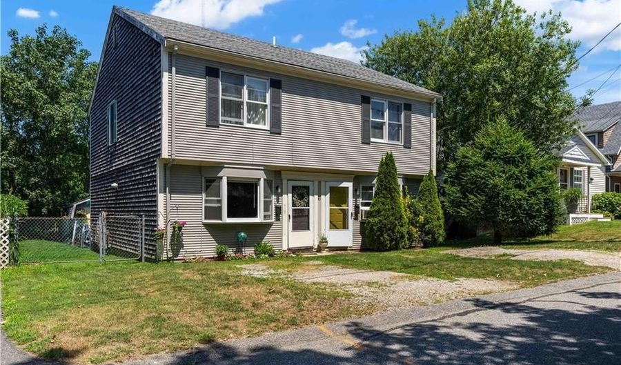43 Garfield St, Newport, RI 02840 - 4 Beds, 4 Bath
