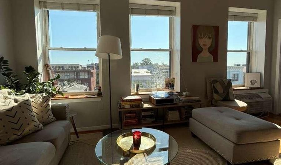 2300 18TH St NW 312, Washington, DC 20009 - 1 Beds, 2 Bath