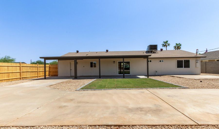 802 E NAVAJO Ave, Apache Junction, AZ 85119 - 3 Beds, 2 Bath