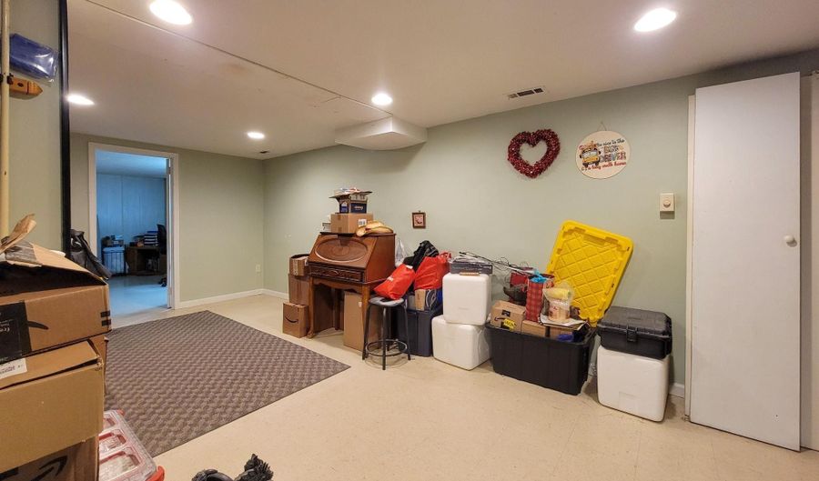 936 BUCK Dr, Dover, DE 19901 - 4 Beds, 2 Bath