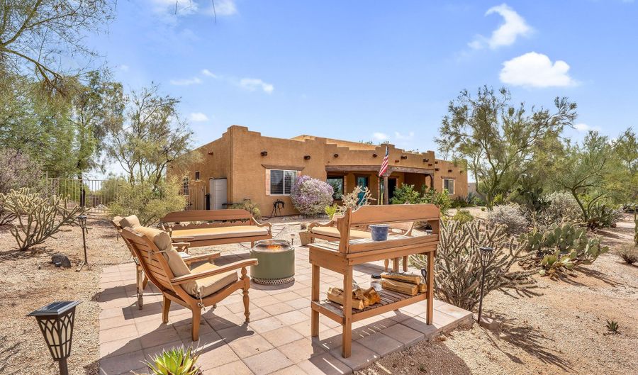 6017 E RANCHO DEL ORO Dr, Cave Creek, AZ 85331 - 4 Beds, 2 Bath