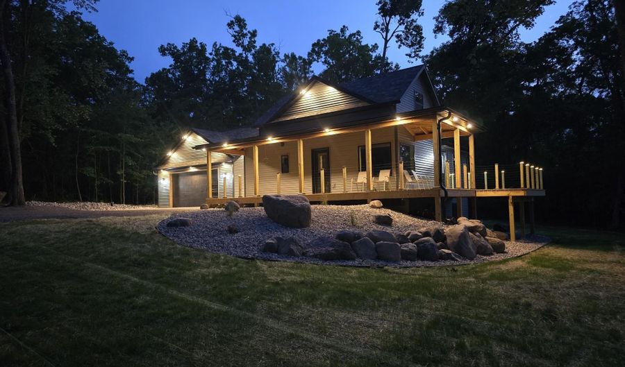 10876 COUNTY ROAD V, Amherst, WI 54406 - 3 Beds, 3 Bath