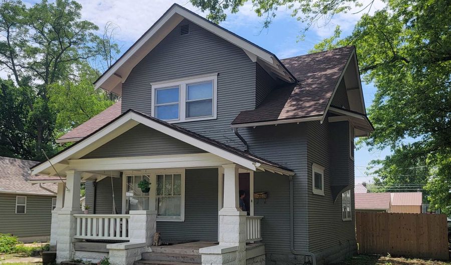 201 E Clark, Augusta, KS 67010 - 3 Beds, 2 Bath
