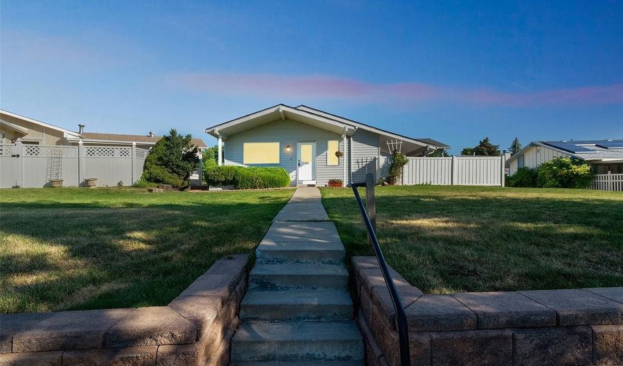 12 Irene Ct, Broomfield, CO 80020 - 2 Beds, 2 Bath