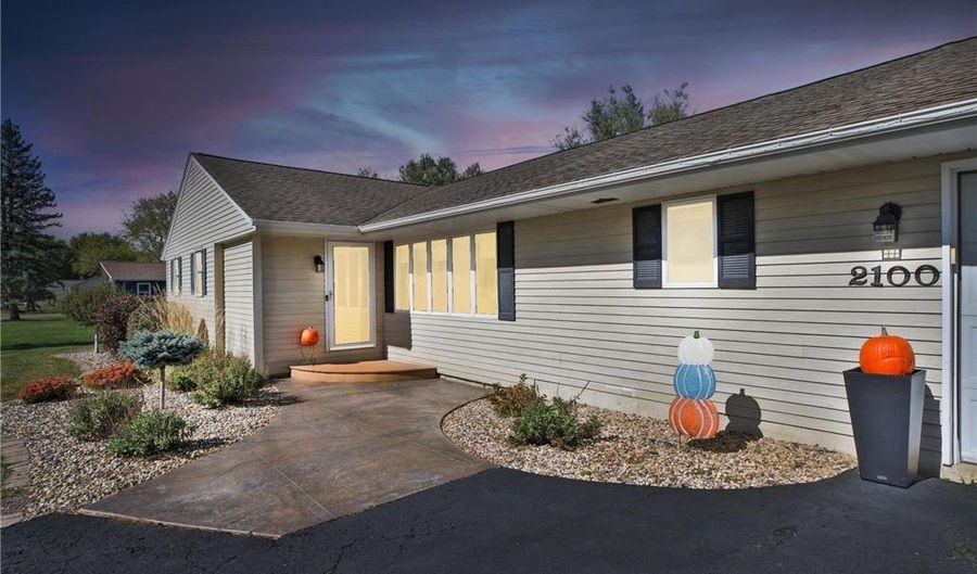 2100 16th Ave SW, Austin, MN 55912 - 3 Beds, 3 Bath