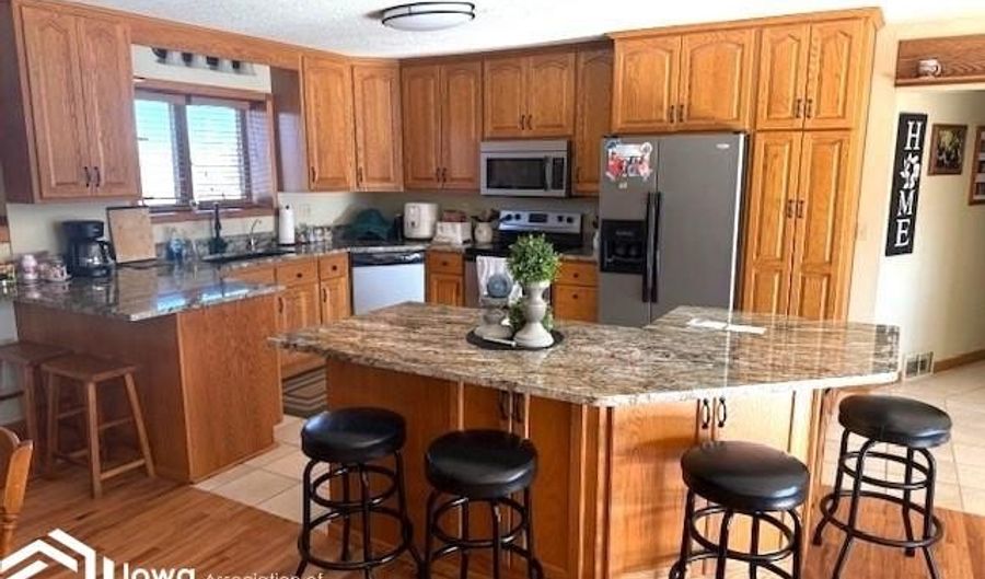 2204 River Rd, Algona, IA 50511 - 4 Beds, 2 Bath