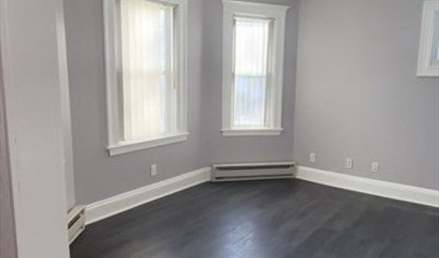 308 Cummins Hwy 1, Boston, MA 02131 - 3 Beds, 1 Bath