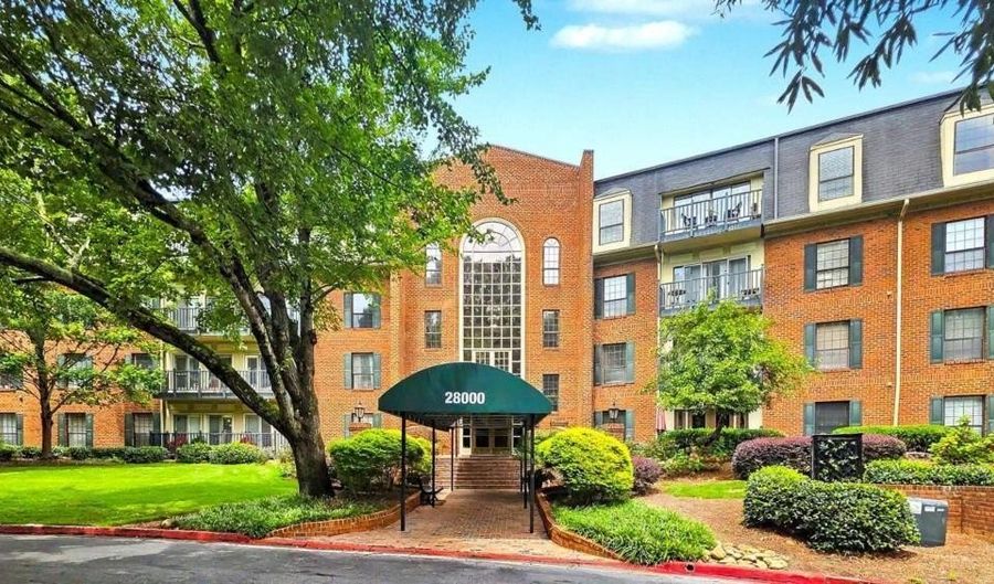 28402 Plantation Dr NE, Atlanta, GA 30324 - 2 Beds, 2 Bath