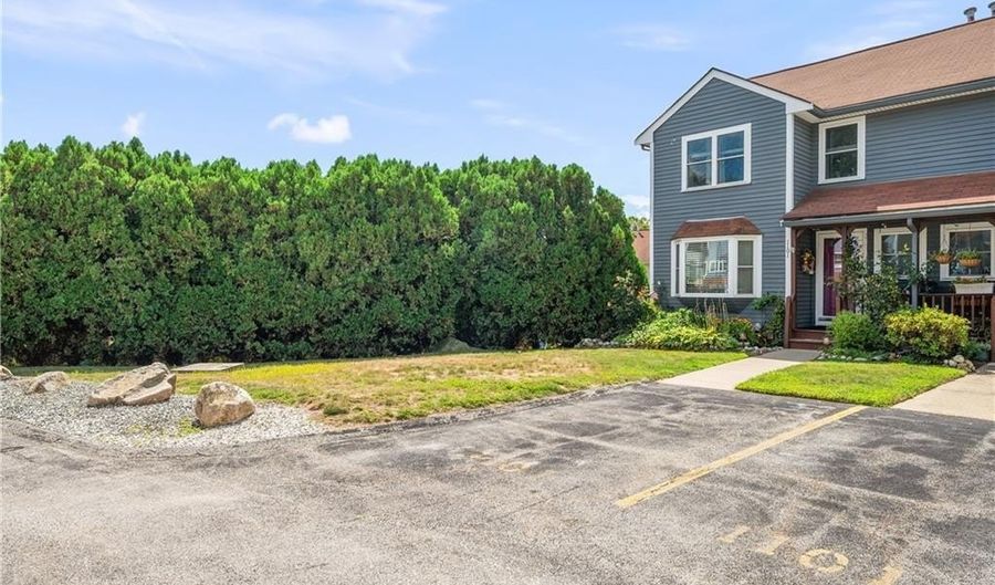 200 Heroux Blvd 1101, Cumberland, RI 02864 - 2 Beds, 2 Bath