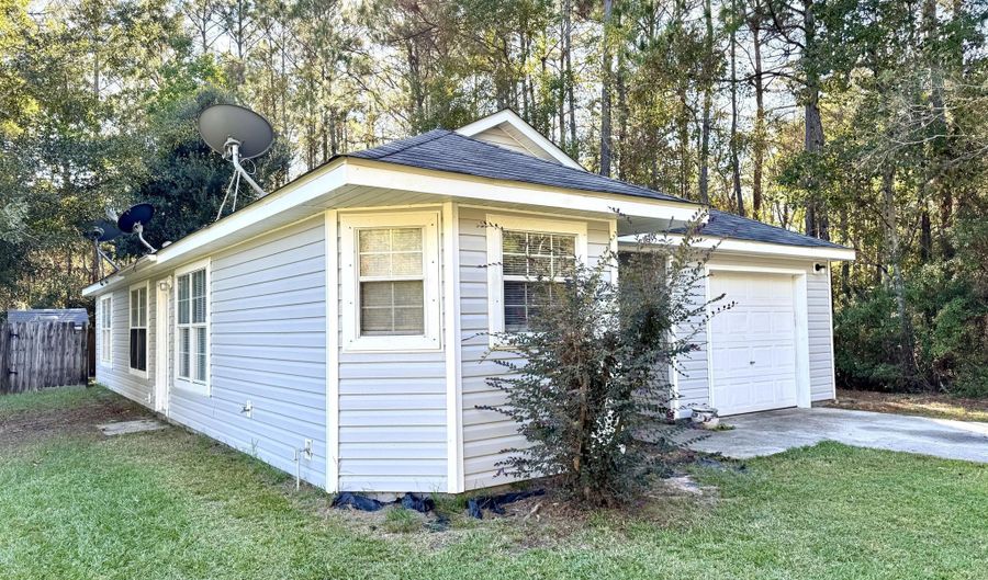 6195 E Jackson St, Bay St. Louis, MS 39520 - 3 Beds, 2 Bath