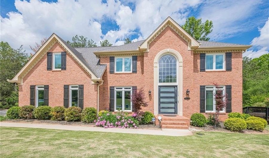 10610 Kingsmark Trl, Alpharetta, GA 30022 - 6 Beds, 5 Bath