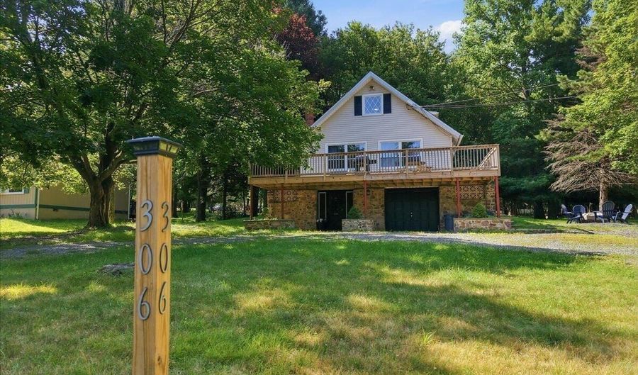 306 Mountain Rd, Albrightsville, PA 18210 - 3 Beds, 2 Bath