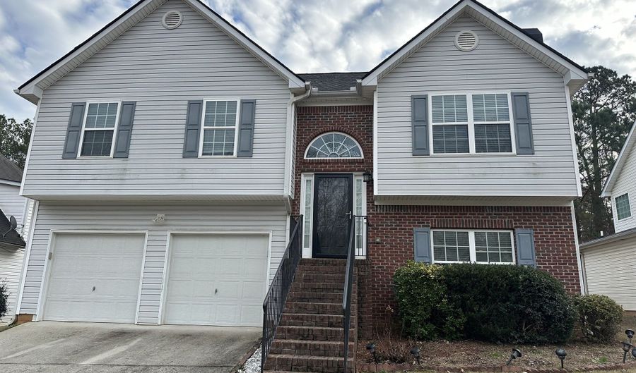 1943 Oakbluff Dr, Austell, GA 30106 - 4 Beds, 3 Bath