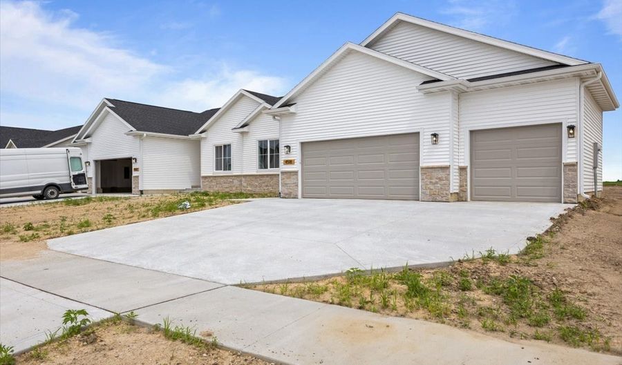 4518 NW 17th St, Ankeny, IA 50023 - 4 Beds, 3 Bath