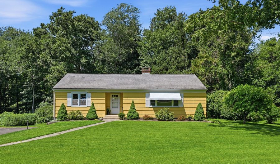 30 Maple Row, Bethel, CT 06801 - 3 Beds, 1 Bath