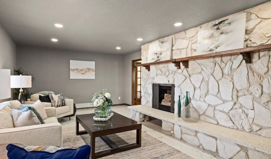 7602 RIDGE Rd, Cheyenne, WY 82009 - 5 Beds, 6 Bath