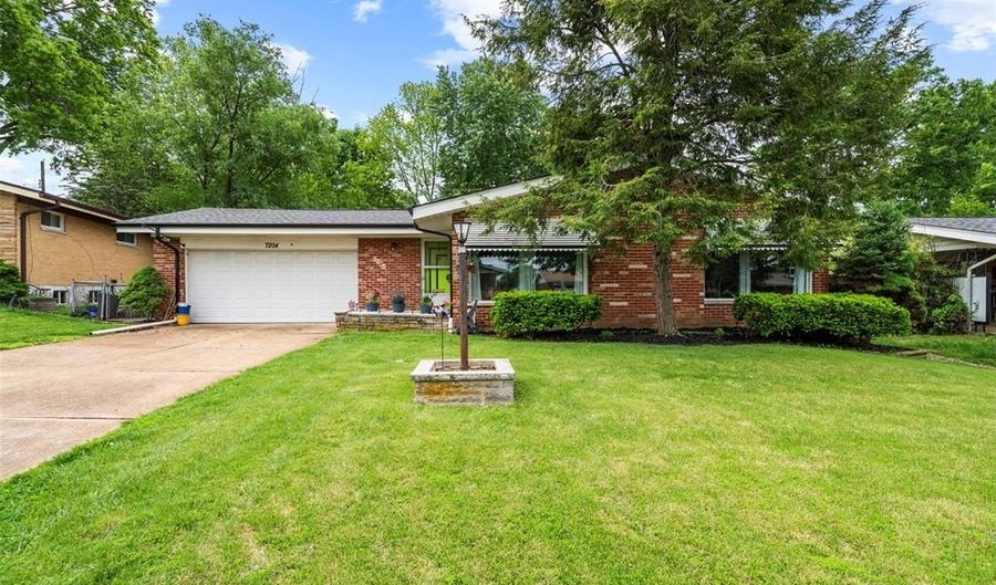 7204 Rockspring Dr, Affton, MO 63123 - 3 Beds, 3 Bath