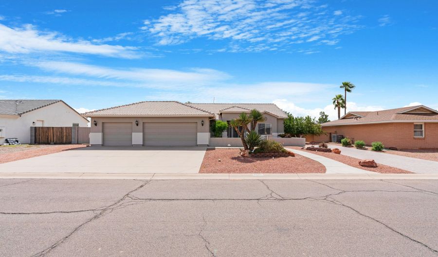 8557 W ROYAL BLACKHEATH Dr, Arizona City, AZ 85123 - 4 Beds, 2 Bath