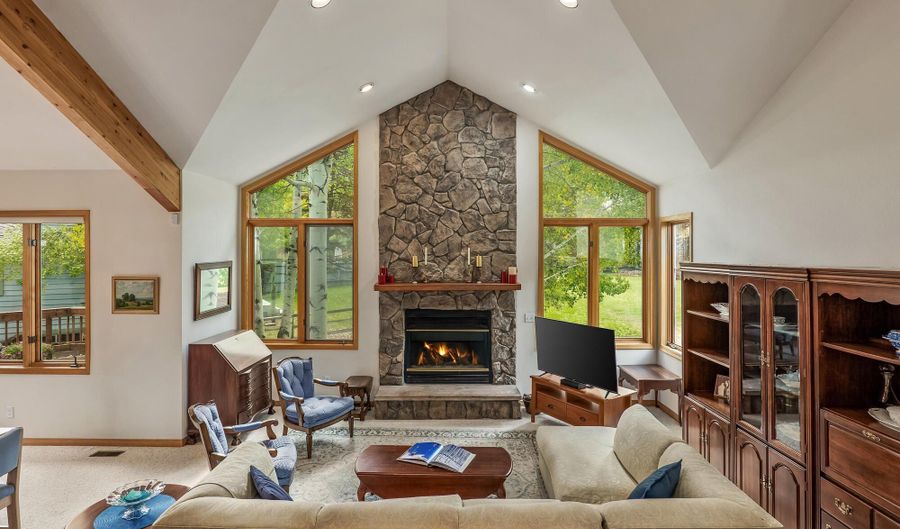 860 Deer Blvd, Avon, CO 81620 - 6 Beds, 4 Bath