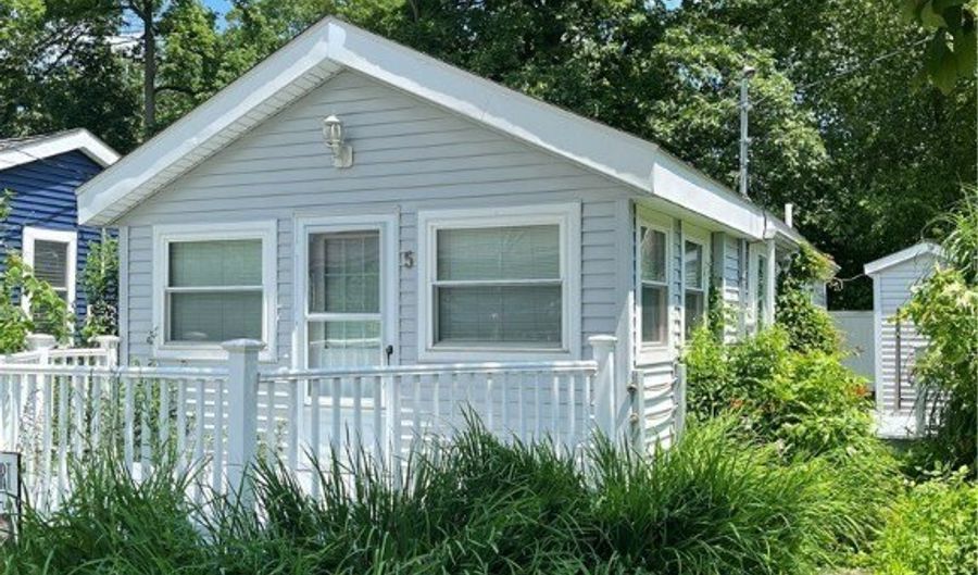 5825 Lake Rd, Ashtabula, OH 44004 - 1 Beds, 1 Bath