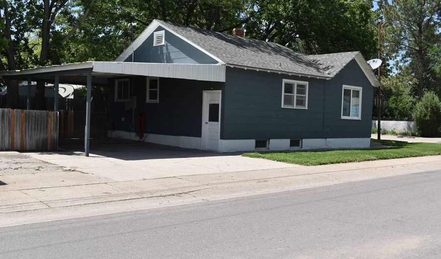 667 E 9th St, Alliance, NE 69301 - 3 Beds, 1 Bath