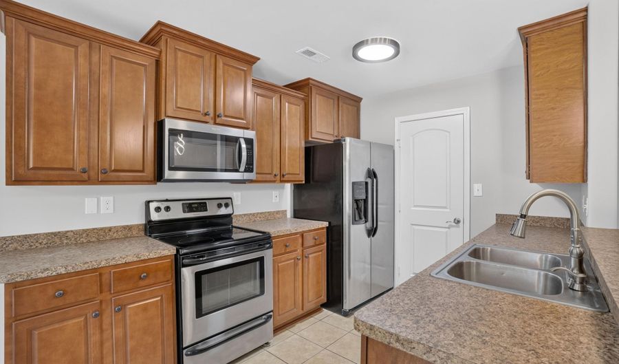 24697 Rolling Vista Dr, Athens, AL 35613 - 3 Beds, 2 Bath
