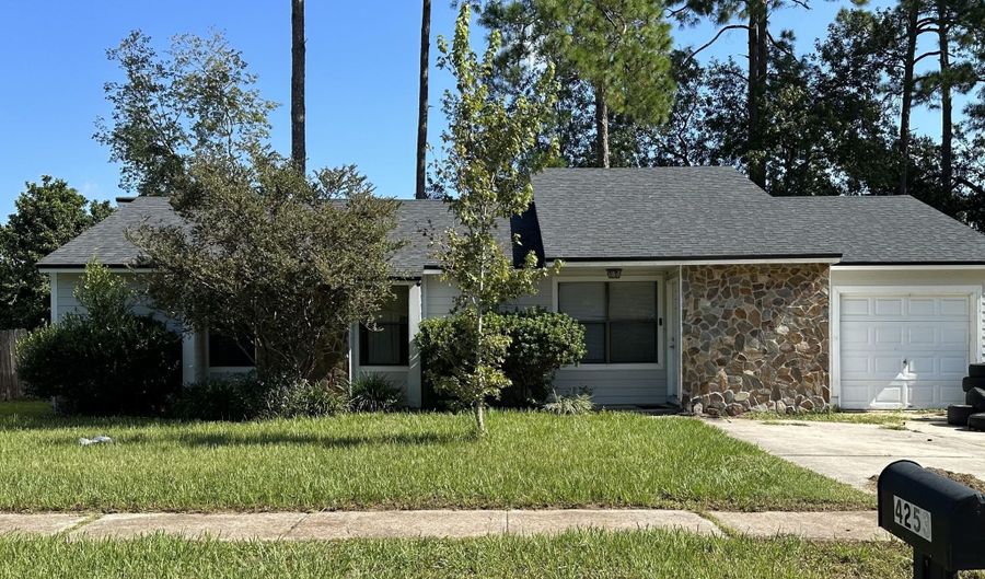 4253 HUNTINGTON FOREST Blvd, Jacksonville, FL 32257 - 3 Beds, 2 Bath