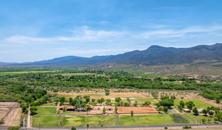 707 E Quarterhorse Ln, Camp Verde, AZ 86322 - 4 Beds, 5 Bath
