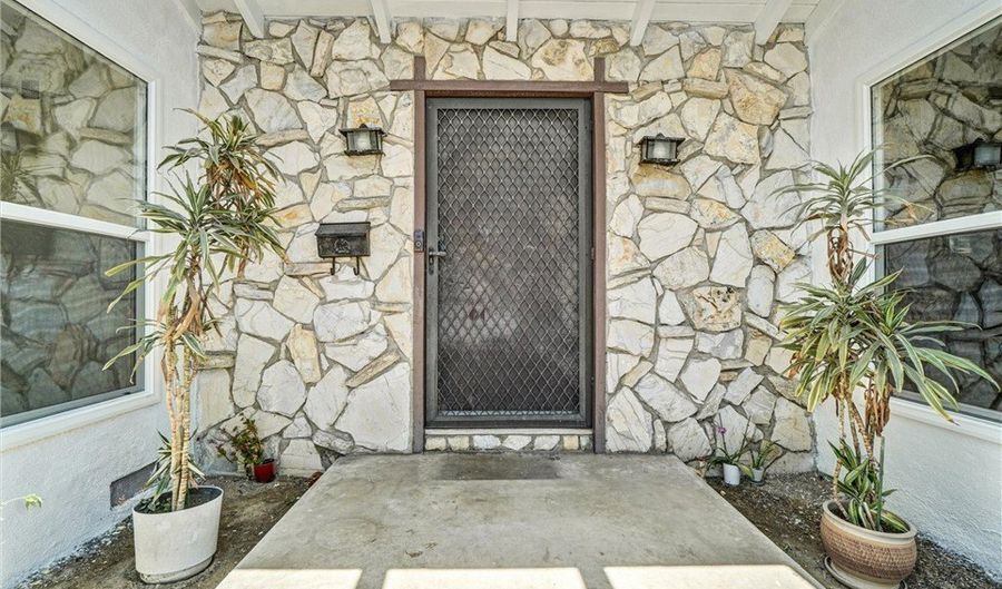 10422 Gilbert St, Anaheim, CA 92804 - 4 Beds, 2 Bath