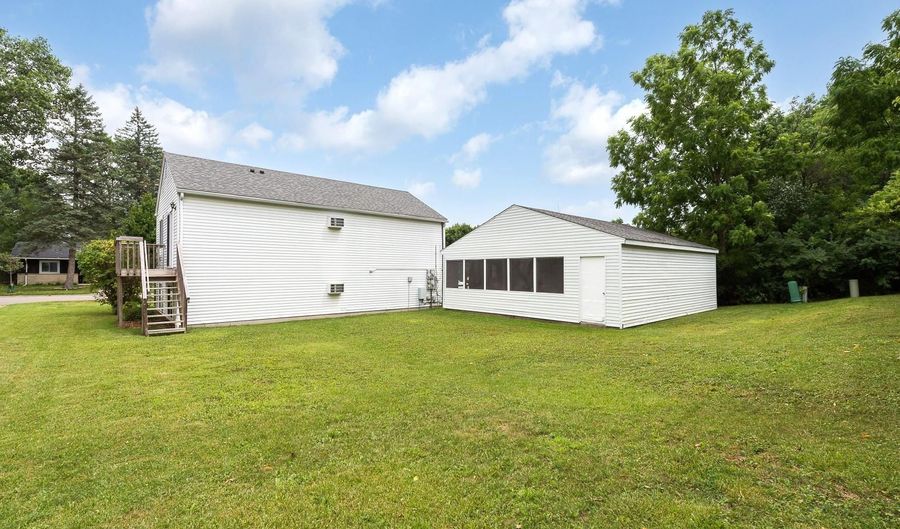 1670 Tudor Dr, Ann Arbor, MI 48103 - 4 Beds, 1 Bath