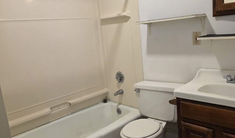 16 School St, Brattleboro, VT 05301 - 12 Beds, 6 Bath