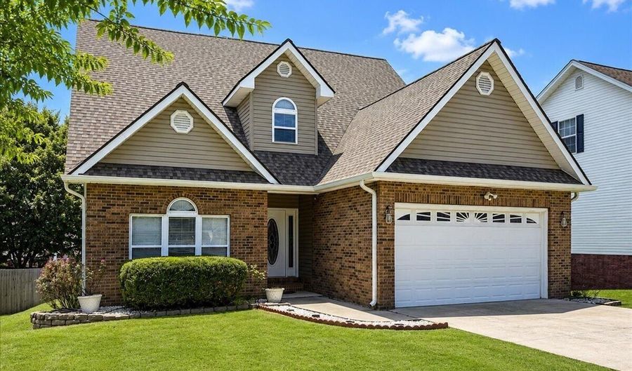 242 Fyke Dr, Athens, TN 37303 - 4 Beds, 3 Bath