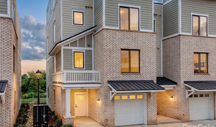 931 Cityscape Dr, Charlotte, NC 28205 - 2 Beds, 3 Bath