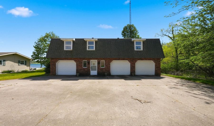 4510 N 700 W, Angola, IN 46703 - 2 Beds, 3 Bath
