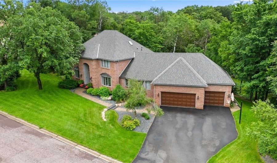 13674 Dunbar Way, Apple Valley, MN 55124 - 5 Beds, 4 Bath